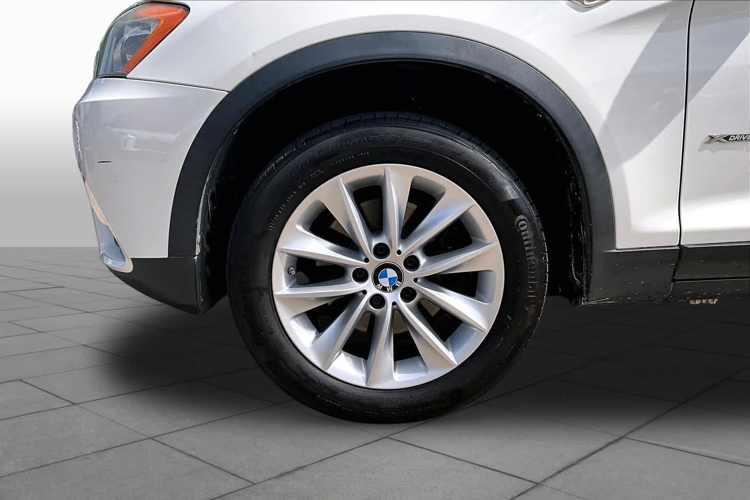Used 2013 Alpine White BMW xDrive28i image 10