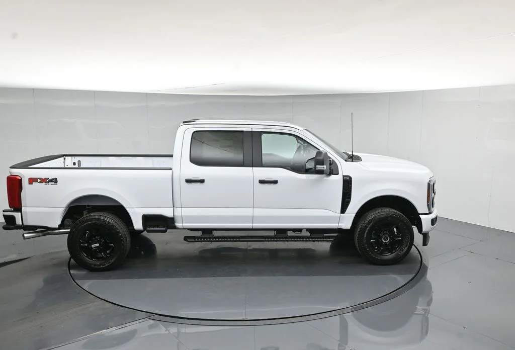 New 2026 Oxford White Ford XL image 36