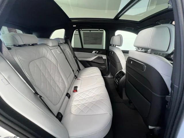 New 2026 Alpine White BMW sDrive40i image 46