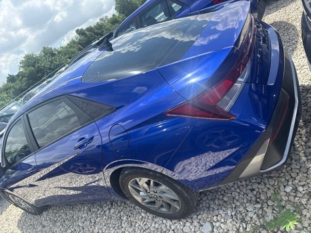 Used 2024 Blue Hyundai SEL image 9