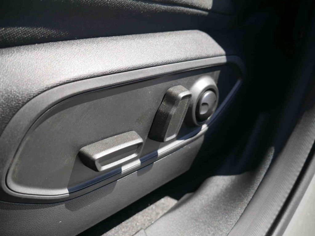 New 2026 Sting-Gray Clearcoat Jeep  image 21