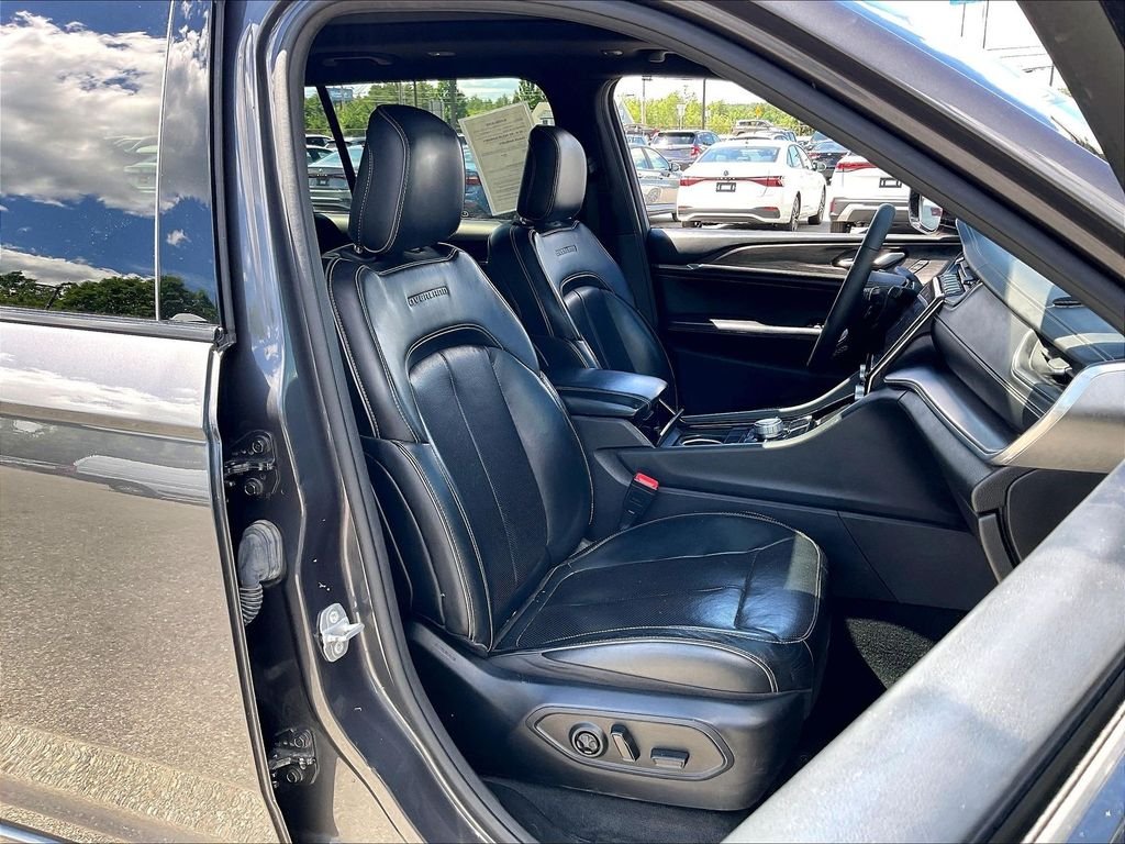 Used 2023 Baltic Gray Metallic Clearcoat Jeep Overland image 10
