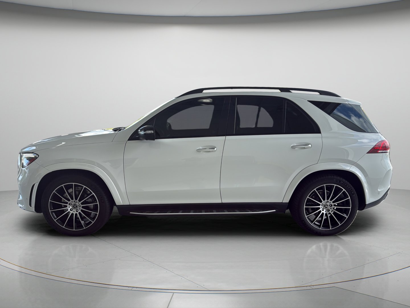 Certified Used 2022 Polar White Mercedes-Benz GLE 350 image 2