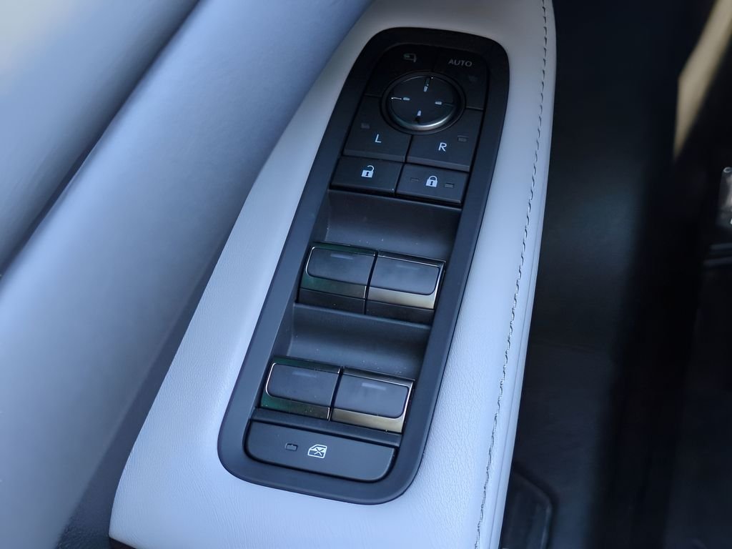 Used 2024 White Lexus 350 Premium Plus image 21