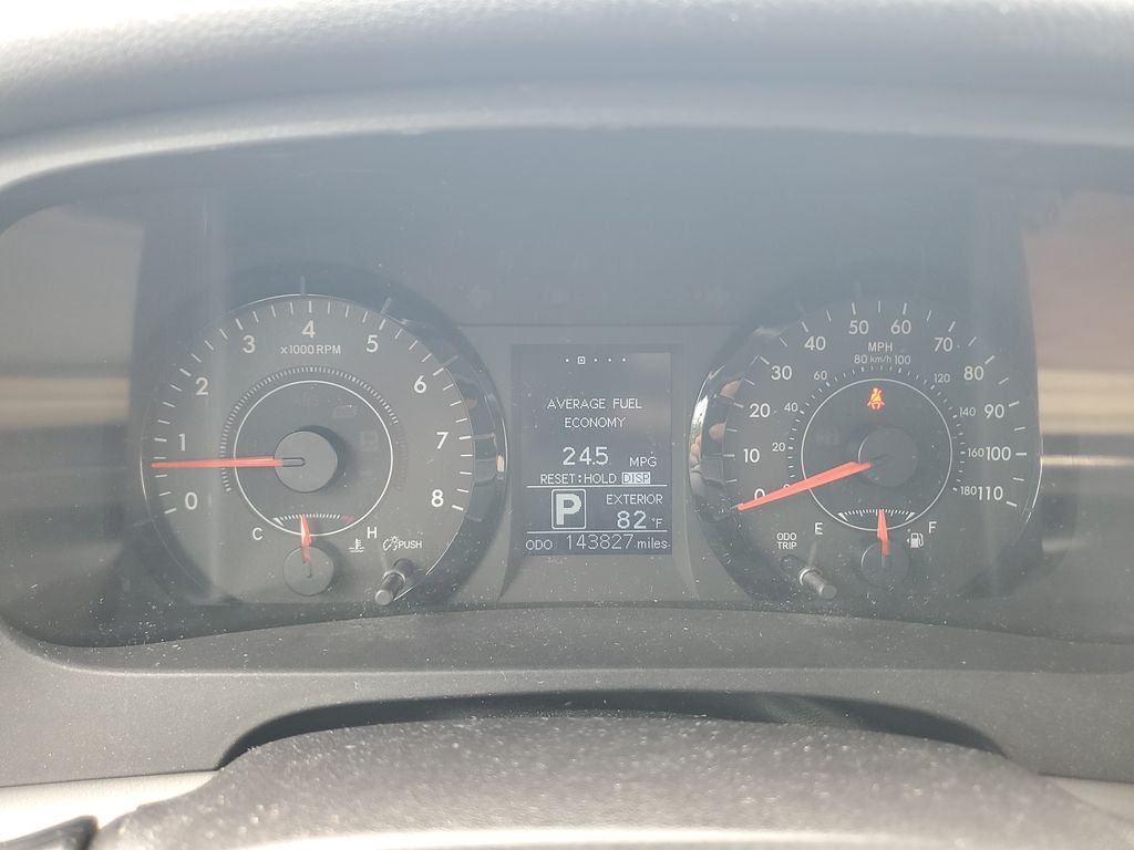Used 2015 Gray Toyota LE image 21