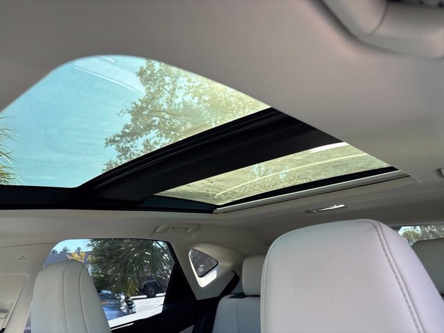 Used 2025 White Lexus 350h Luxury image 6