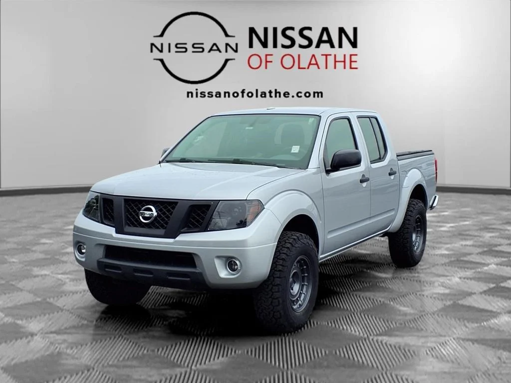 2016 Nissan Frontier 4.0 SV Crew Cab 4X4 AT SWB's photo
