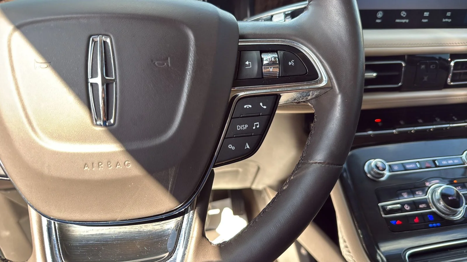 Used 2023 Gray Lincoln Reserve image 15