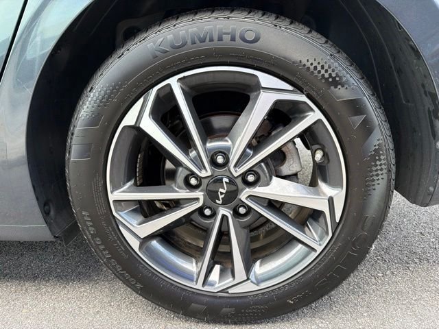 Used 2024 Gray Kia LXS image 5
