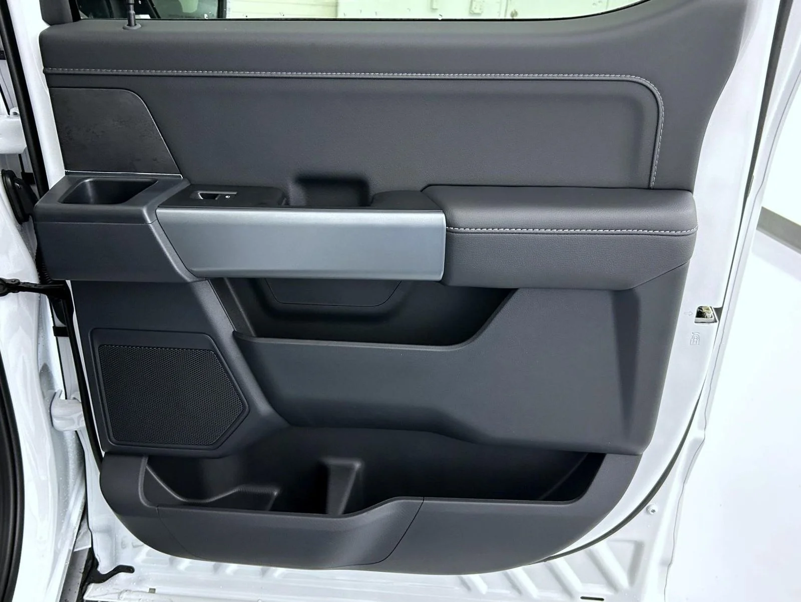 New 2026 White Ford XLT image 17