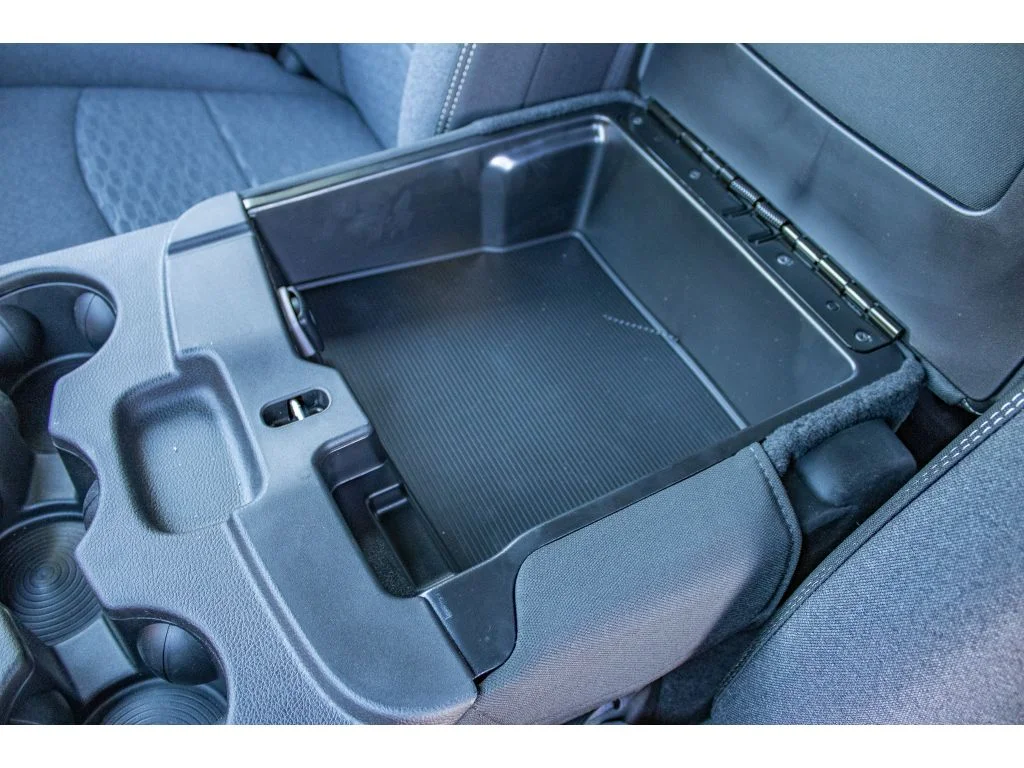 New 2026 Granite Crystal Metallic Clearcoat Ram Tradesman image 31