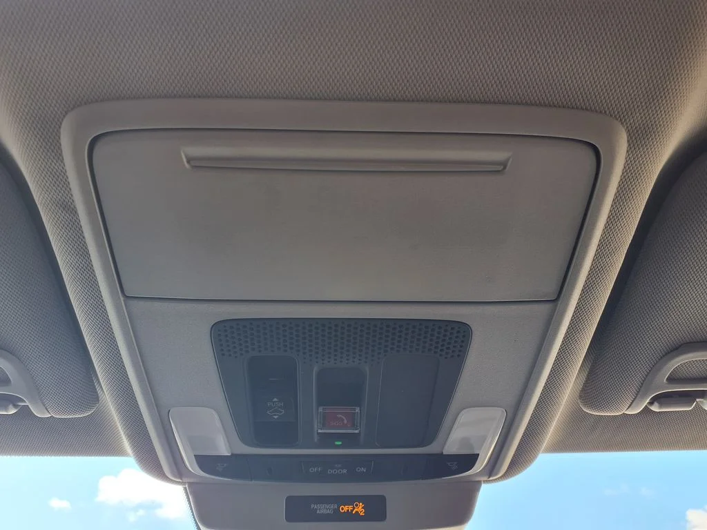 Used 2023 White Honda EX image 23
