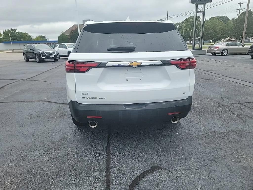 Used 2023 Summit White Chevrolet LT Cloth image 8