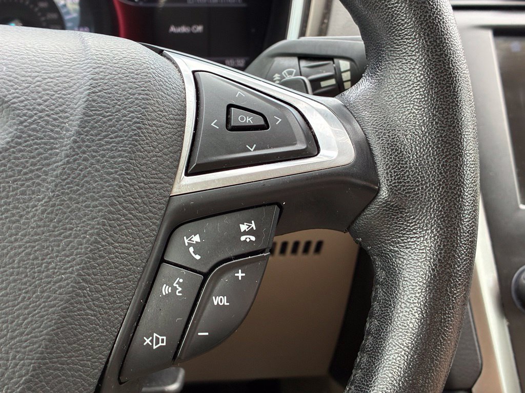 Used 2018 Gold Ford SE image 15