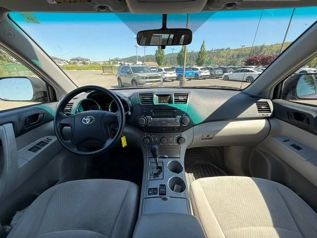 Used 2009  Toyota Base image 9
