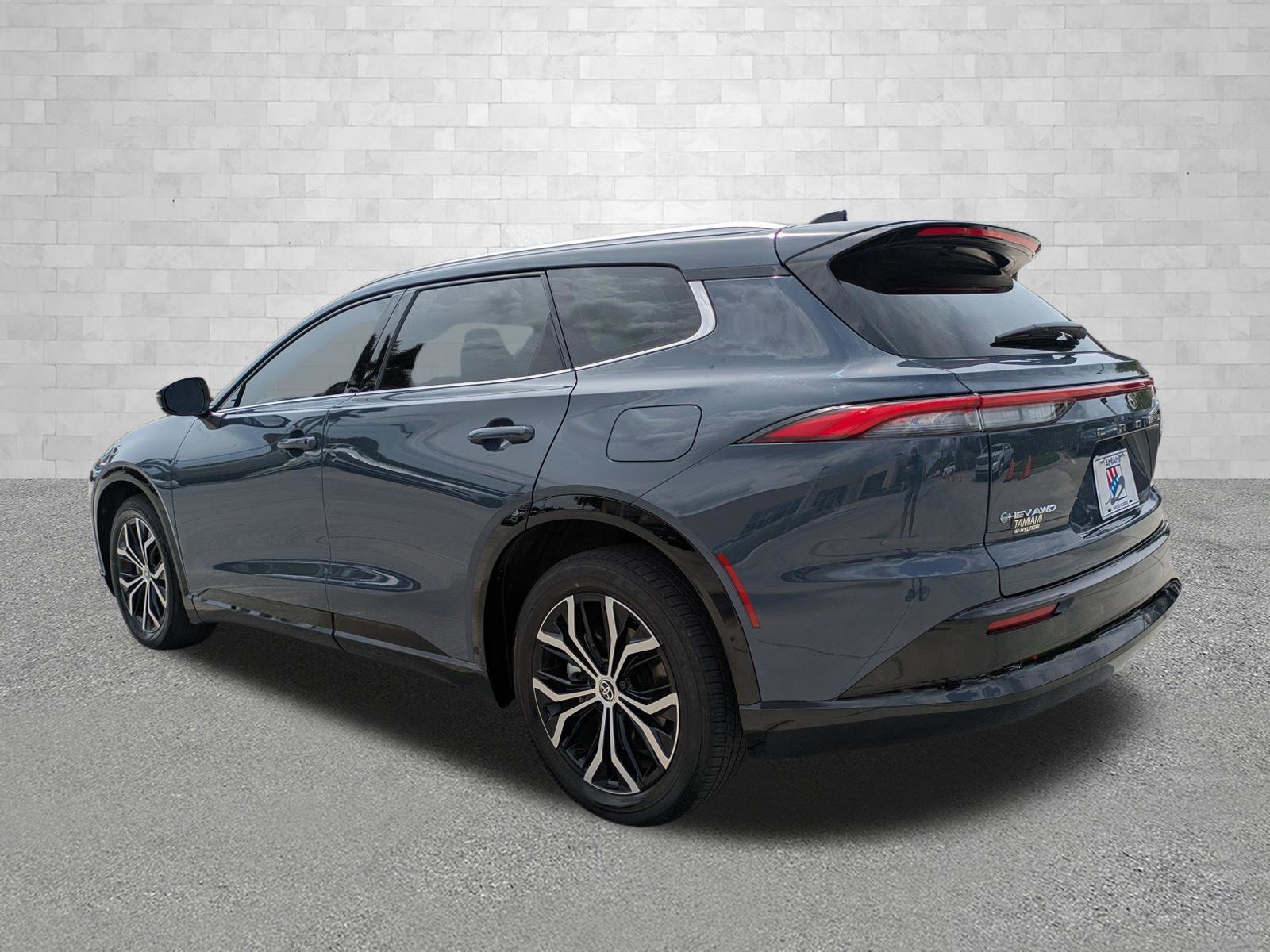 Used 2025 STORM CLOUD Toyota XLE image 4
