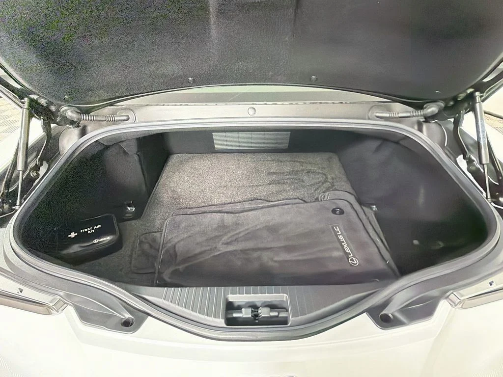Used 2018 White Lexus 500 image 27