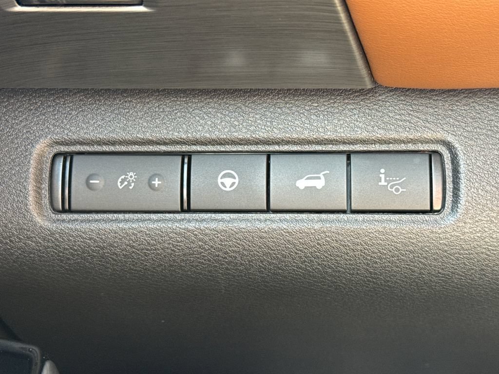 2025 Nissan Pathfinder Platinum - Photo 32