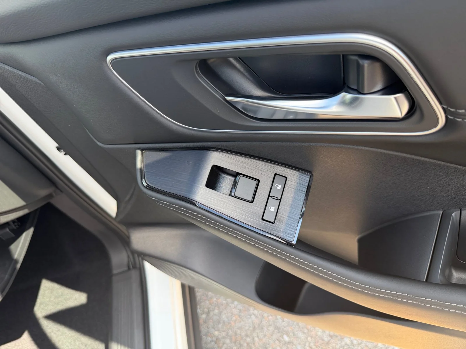 New 2026 Everest White Pearl/Super Black Nissan Platinum image 34