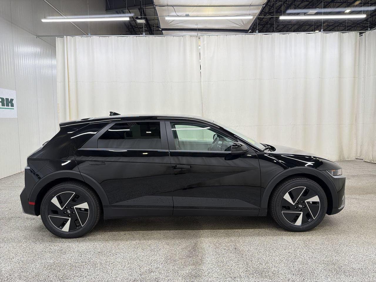 New 2026 Abyss Black Hyundai SEL image 5
