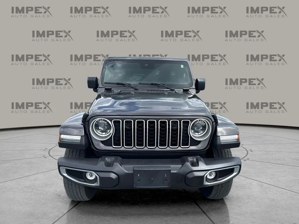 Used 2025 Gray Jeep Sahara image 8