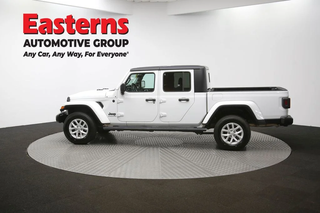 Used 2023 White Jeep Sport image 57