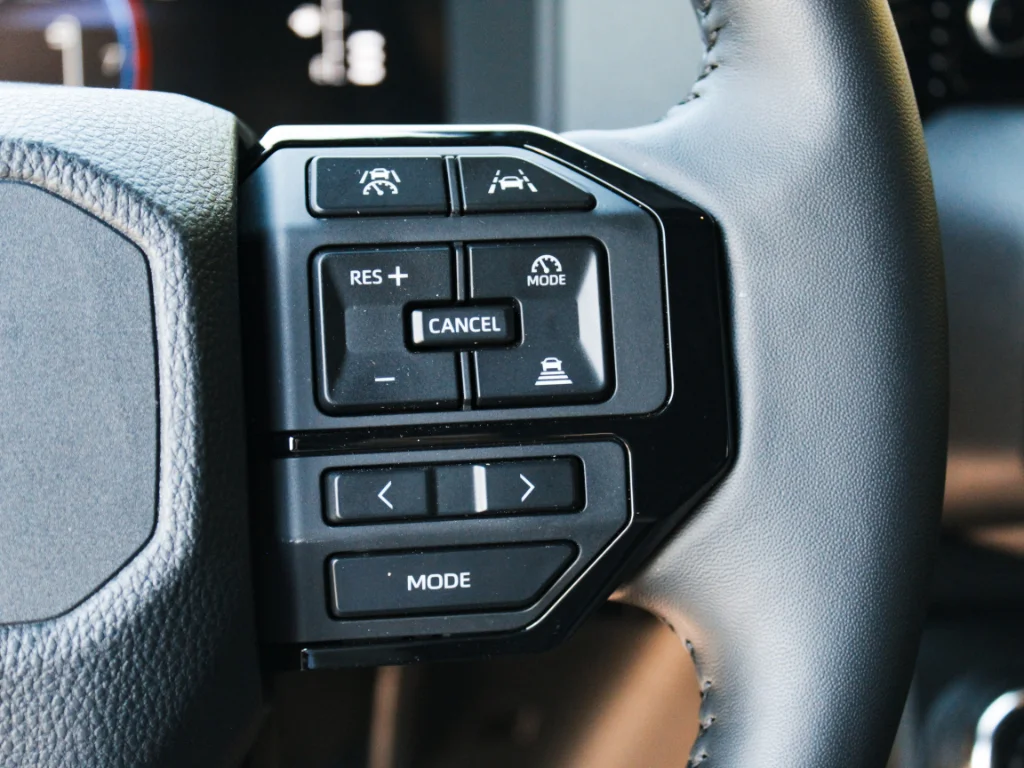 Used 2025  Toyota  image 13