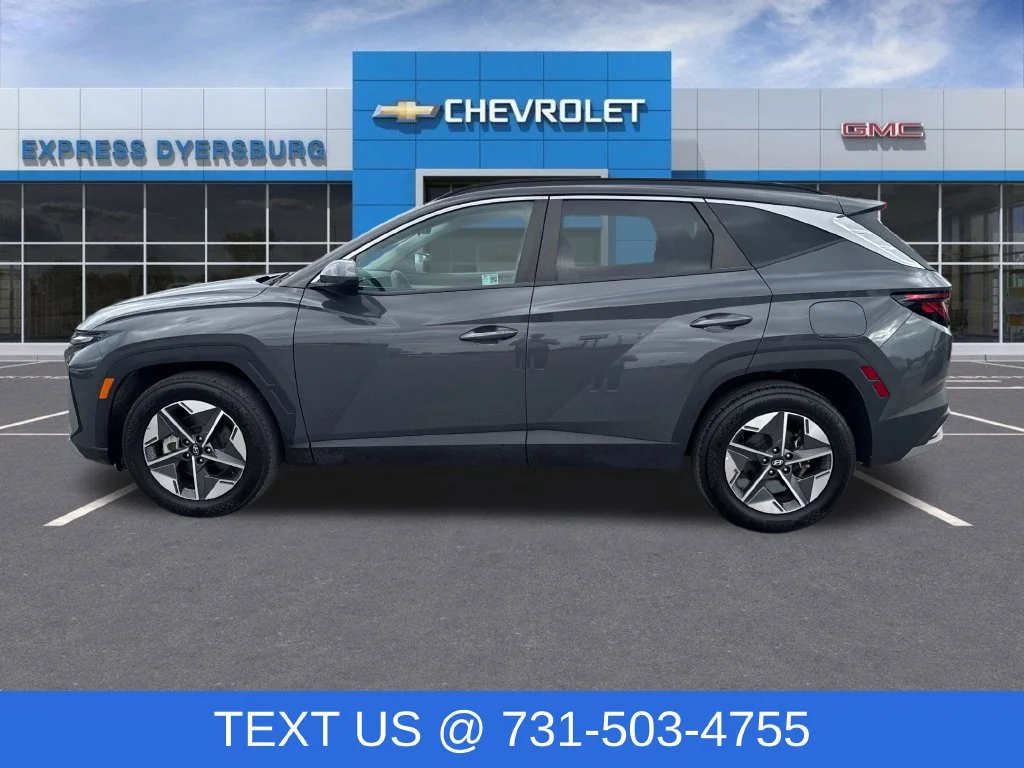 Used 2025 Gray Hyundai SEL image 4