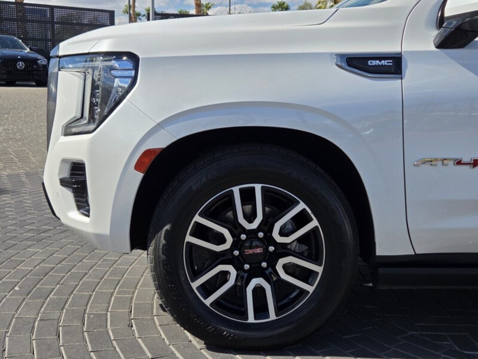 Used 2021 White Frost Tricoat GMC AT4 image 12