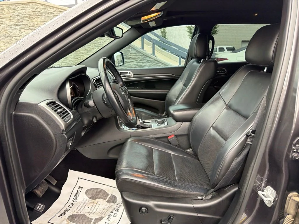 Used 2020 Gray Jeep Limited image 10