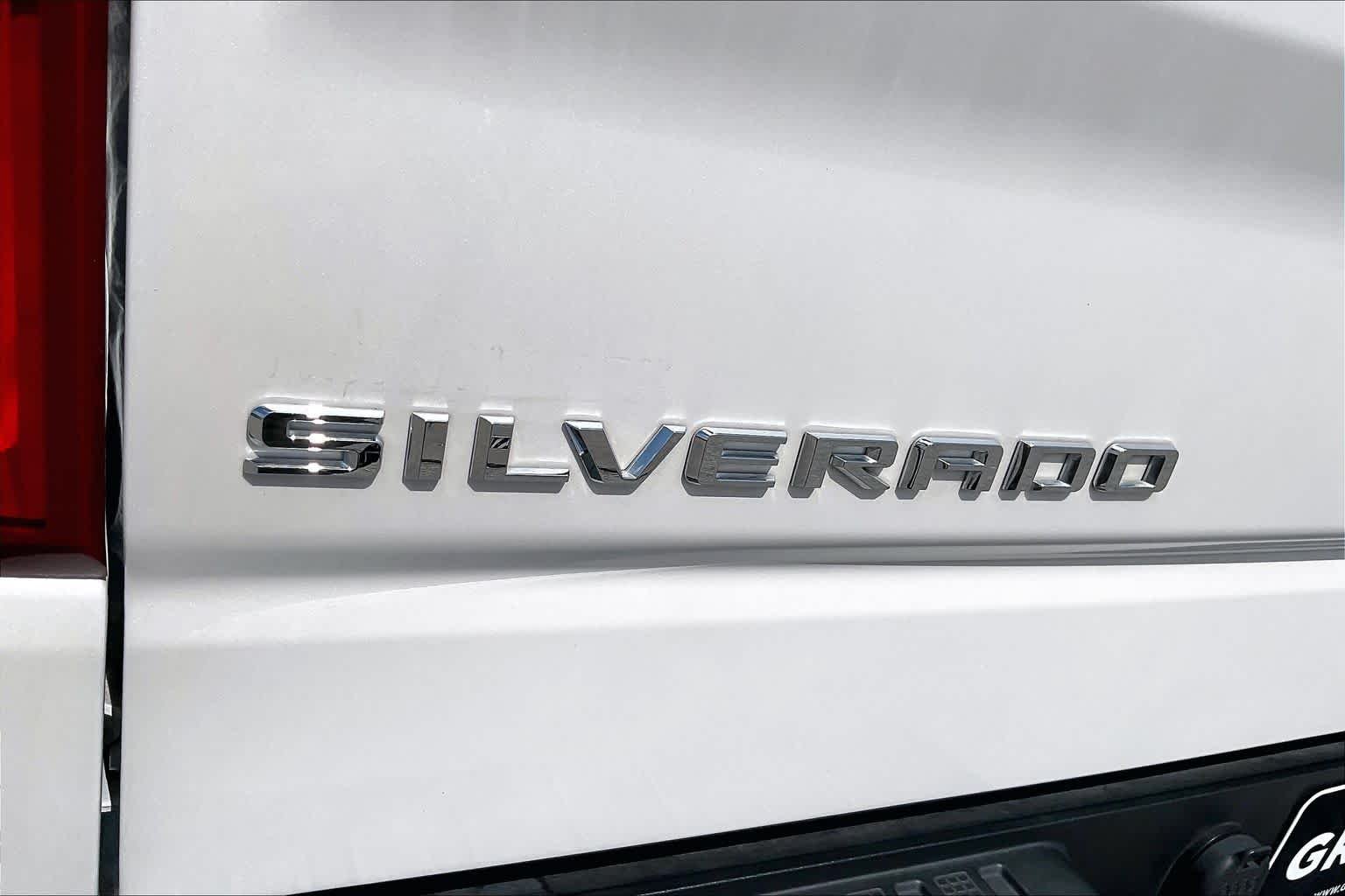 Used 2021 Iridescent Pearl Tricoat Chevrolet LTZ image 30