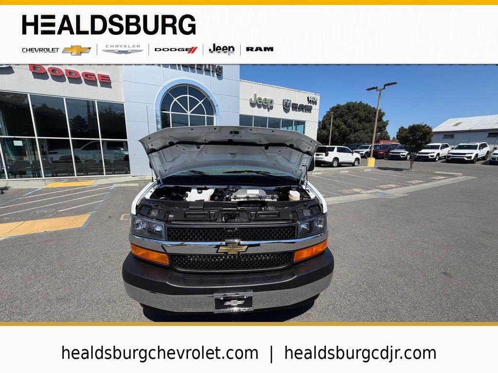 2025 Chevrolet Express Passenger LT - Photo 27