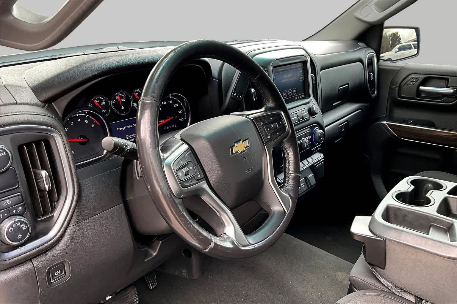 Used 2021 Iridescent Pearl Tricoat Chevrolet LT image 16