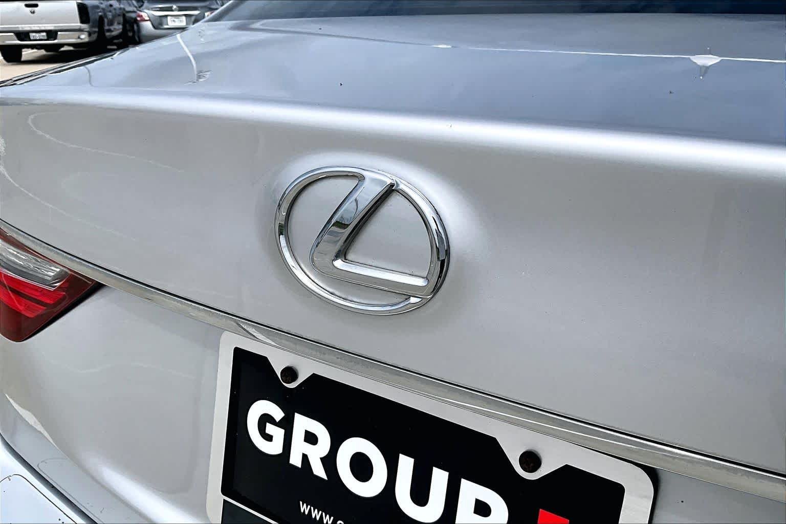 Used 2014 Liquid Platinum Lexus  image 29
