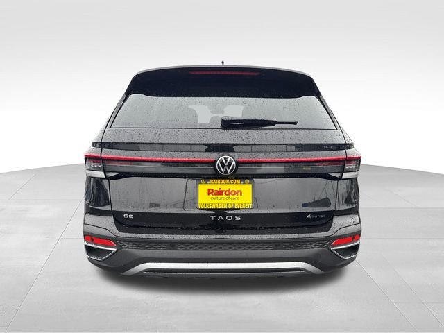 New 2026 Deep Black Pearl Volkswagen SE image 7