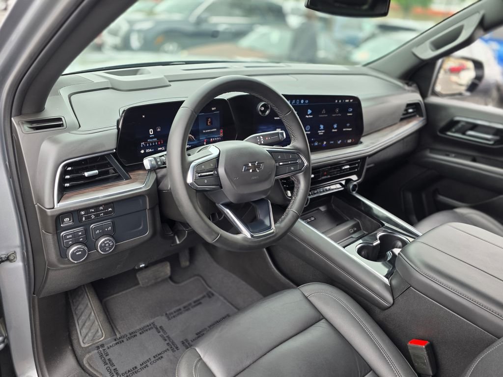 2025 Chevrolet Suburban Z71 - Photo 24