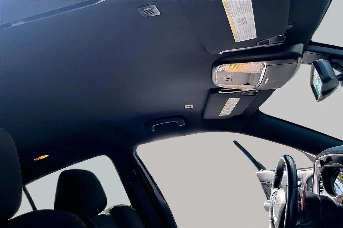 Used 2019  Dodge GT RWD image 22