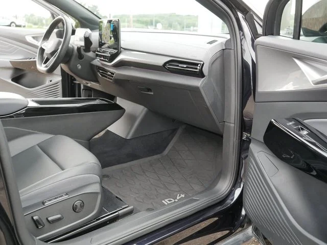 Used 2023 Deep Black Volkswagen Pro S image 20