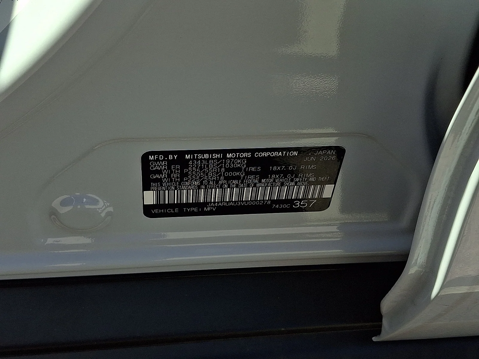 New 2027 White Mitsubishi 2.0 ES image 21