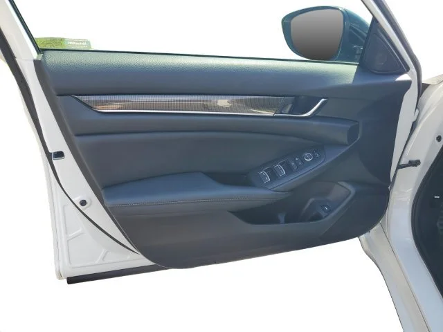 Used 2021  Honda Sport image 13