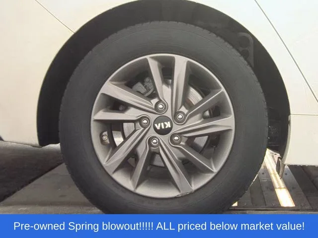 Used 2020 White Kia LX image 11