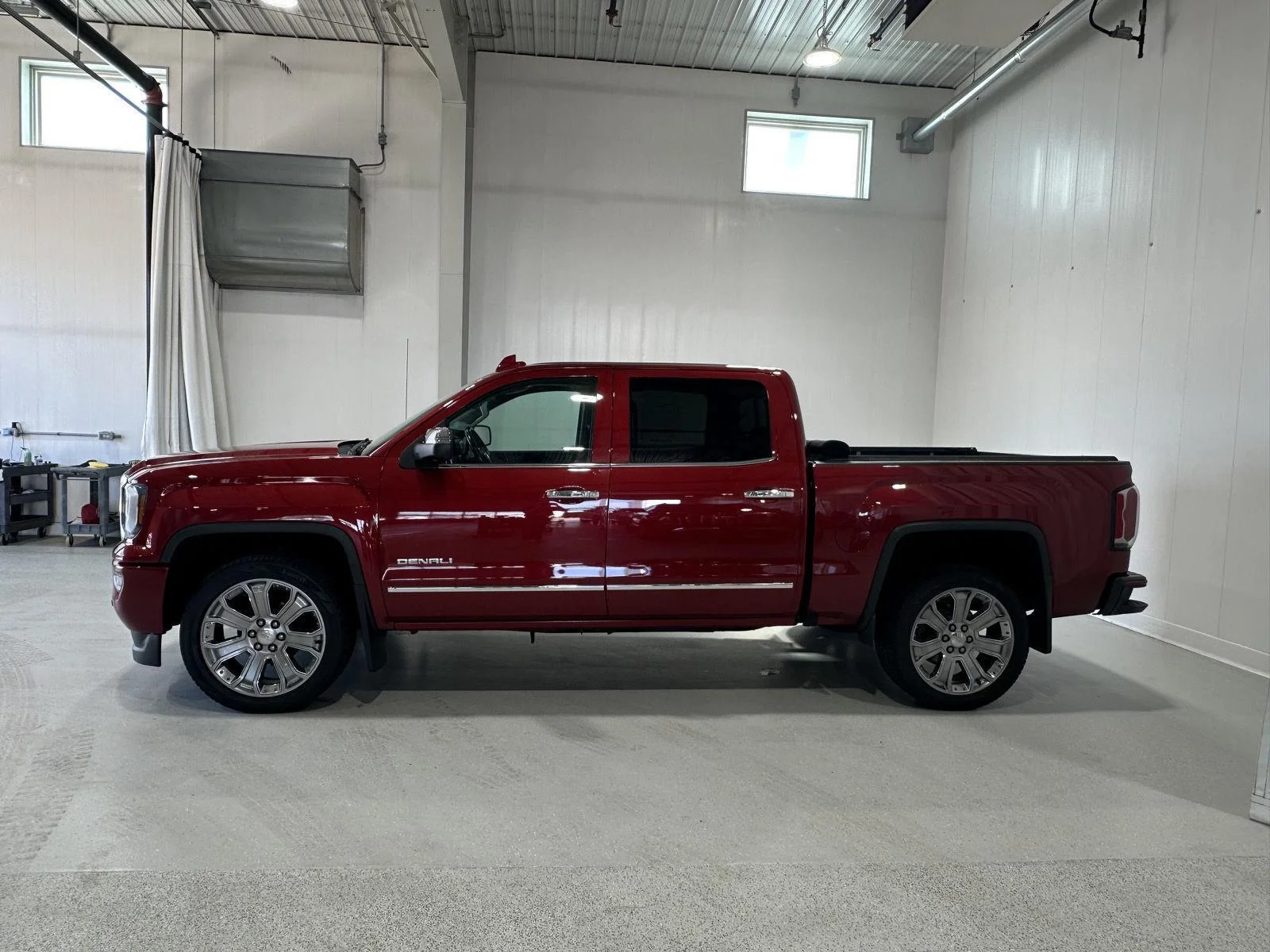 Used 2018 GMC Sierra 1500 Denali Denali with VIN 3GTU2PEJ2JG157144 for sale in Alexandria, Minnesota
