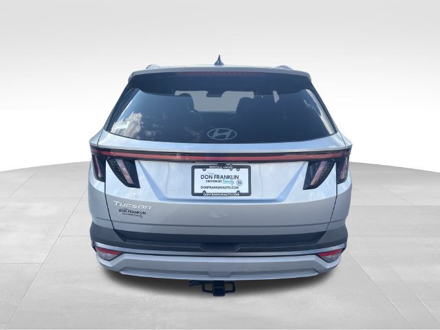 Used 2025 Silver Hyundai SEL Convenience image 4