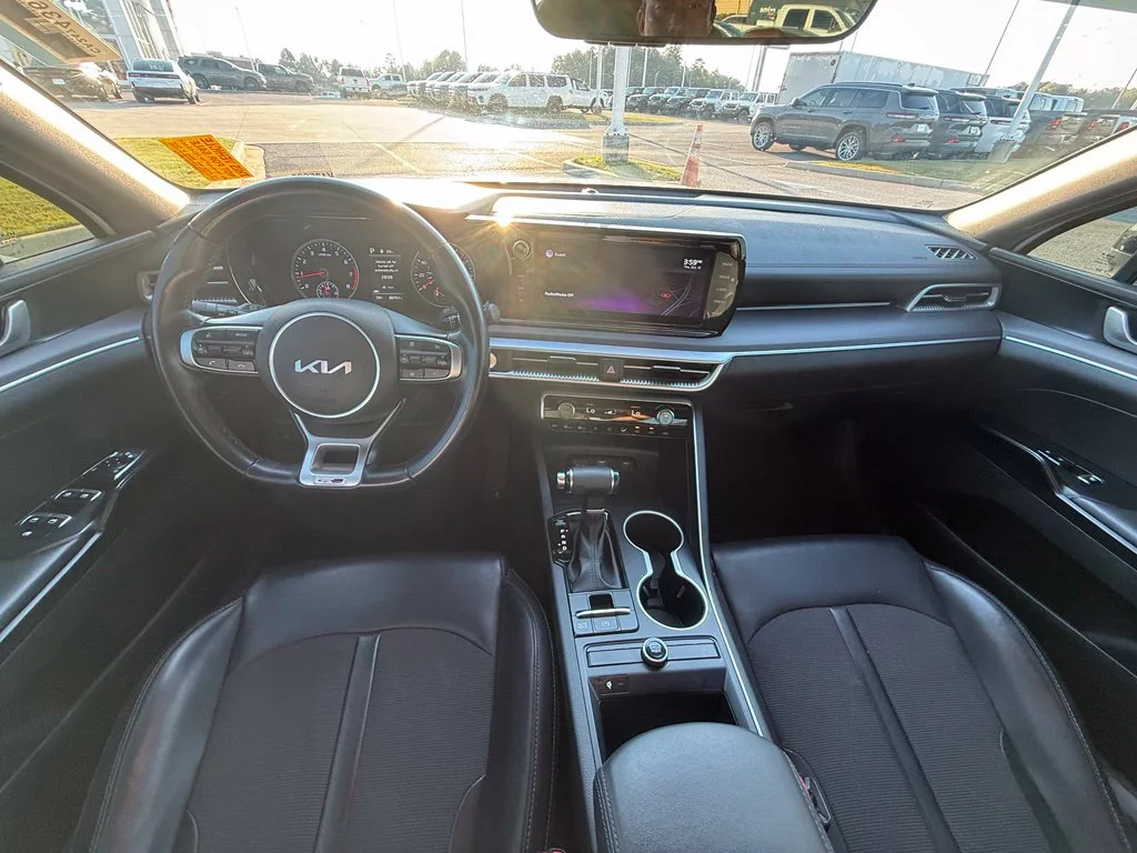 Used 2022 White Kia GT-Line image 7