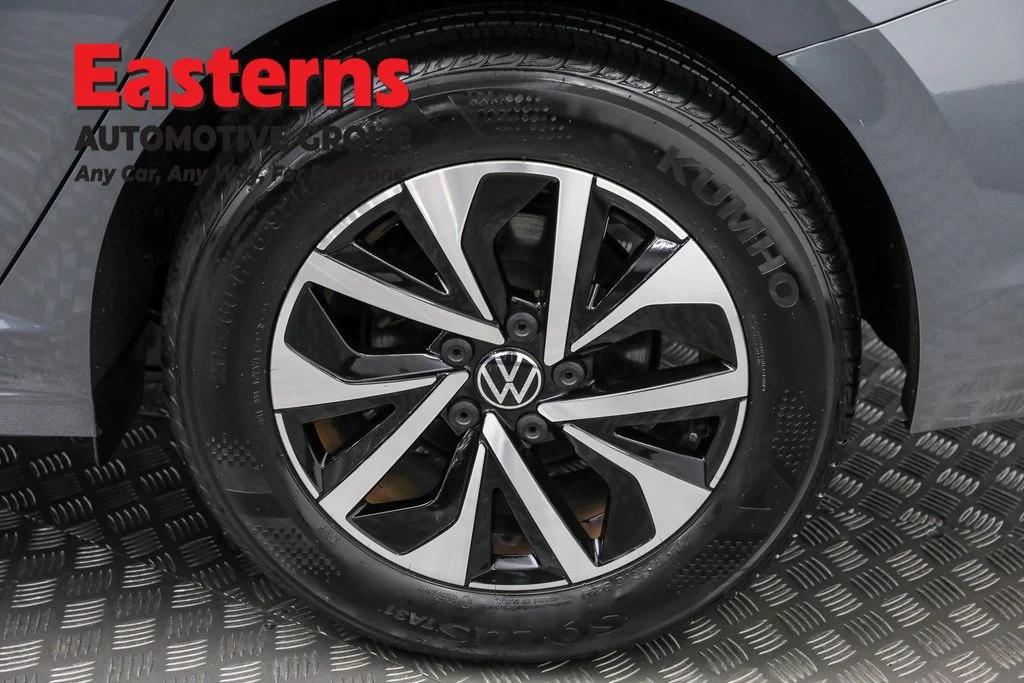 Used 2023 Gray Volkswagen 1.5T S image 32