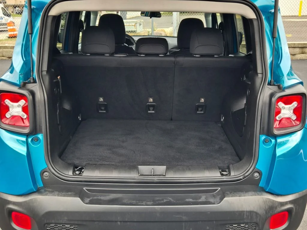 Used 2021 Teal Jeep Latitude image 14