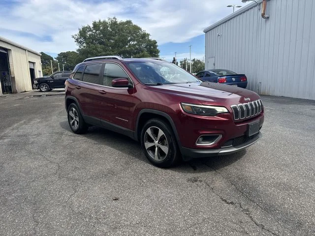 Used 2019 Red Jeep Limited image 3