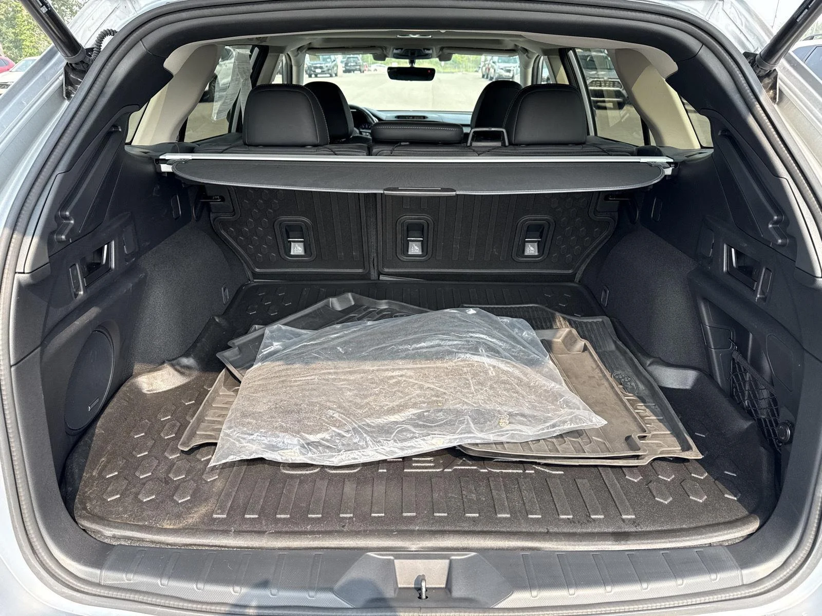 Used 2022 Ice Silver Metallic Subaru Limited XT image 19