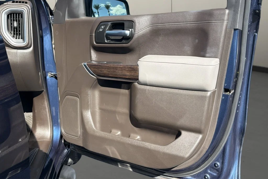 Certified Used 2020 PACIFIC BLUE METALLIC GMC SLE image 17