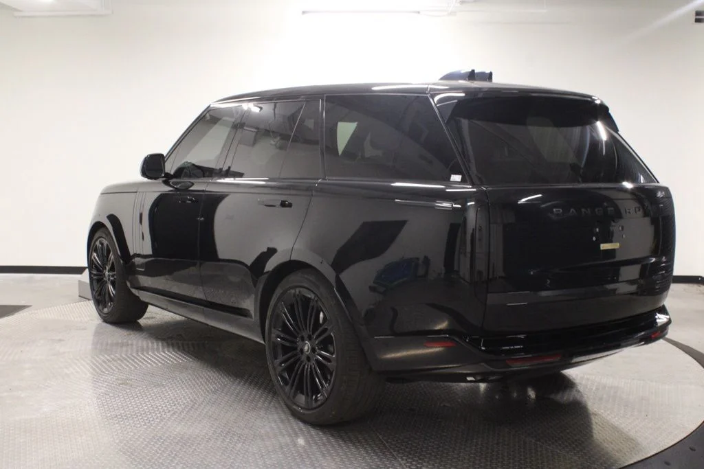 Certified Used 2025  Land Rover SE image 3